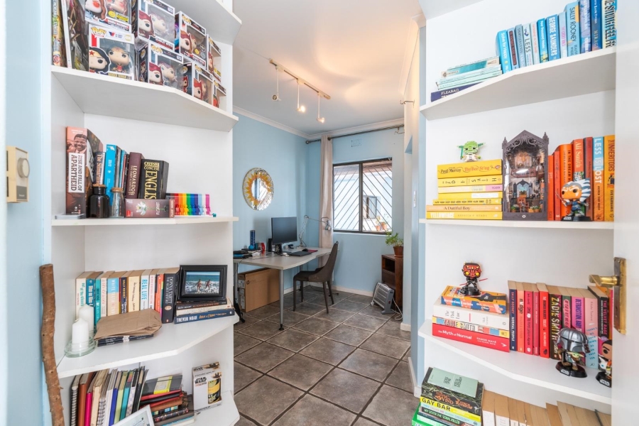 2 Bedroom Property for Sale in Woodstock Western Cape